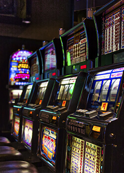 Casinos, Centros de Juegos y Apuestas